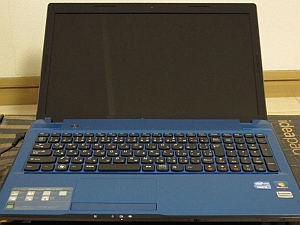 レノボ社からIdeaPad Z57到着